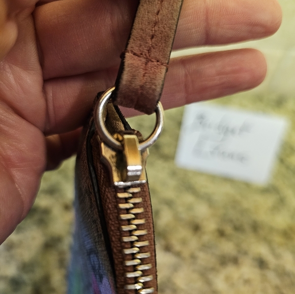 Gucci Bloom Large Pouch (Authentic) - Picture 10 of 14